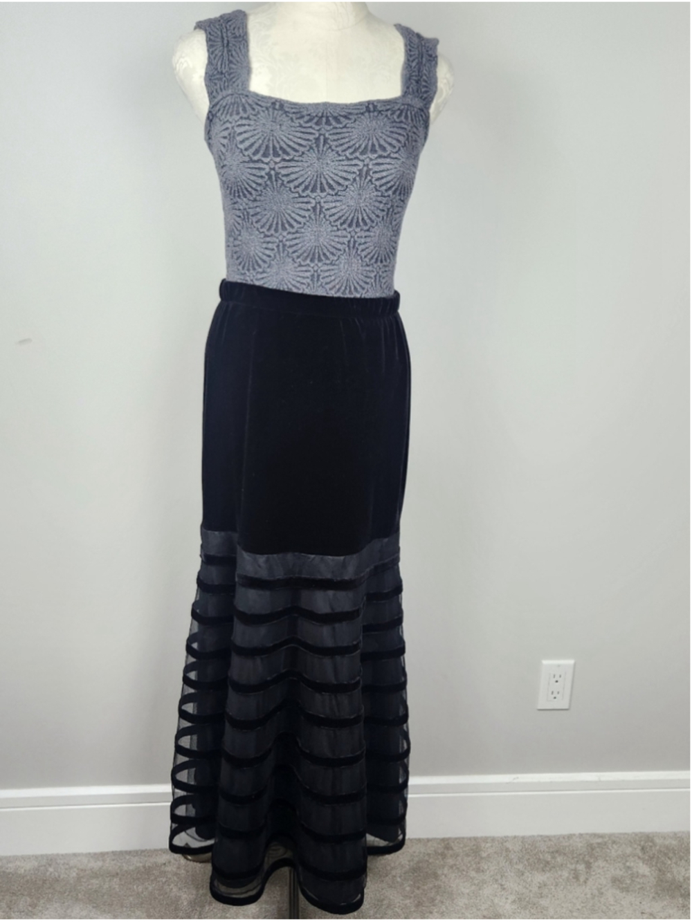 Black Velvet Maxi Skirt Size 10 Fits Large Soft Lace Sheer - Picture 2 of 12